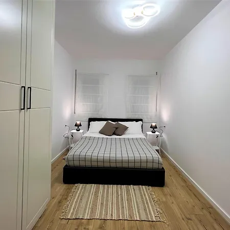 In The Heart Of Old Bazaar, - Hana *