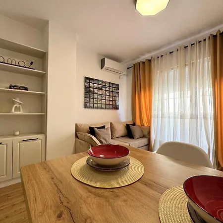 In The Heart Of Old Bazaar, - Hana