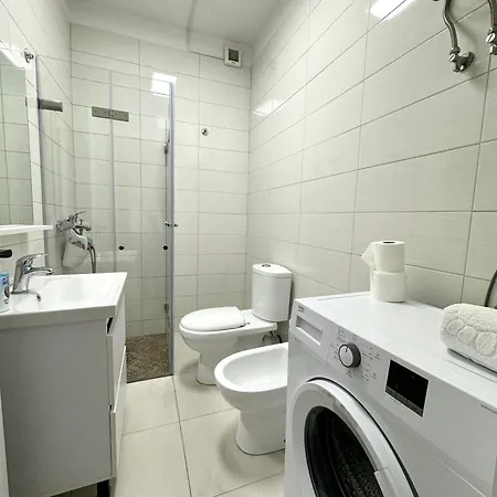 Apartman In The Heart Of Old Bazaar, - Hana Tirana