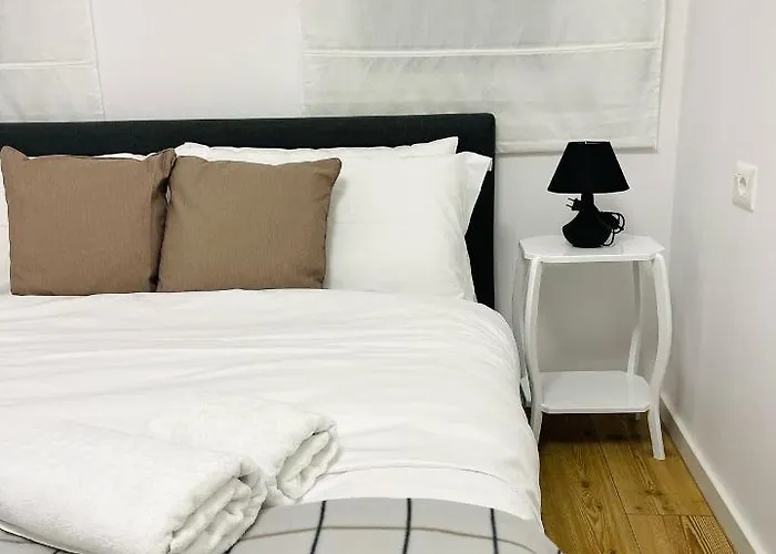 In The Heart Of Old Bazaar, - Hana *