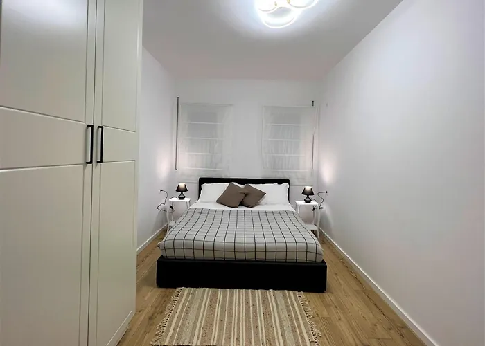 In The Heart Of Old Bazaar, - Hana *