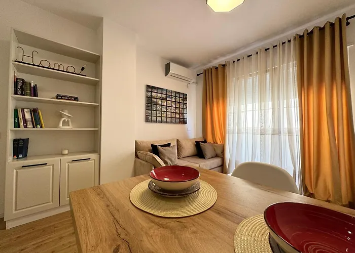 In The Heart Of Old Bazaar, - Hana